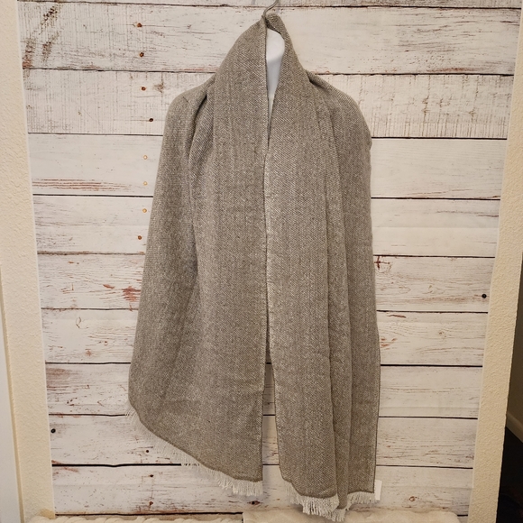 J.Crew Grey & Beige Shawl- NWT - Picture 1 of 8